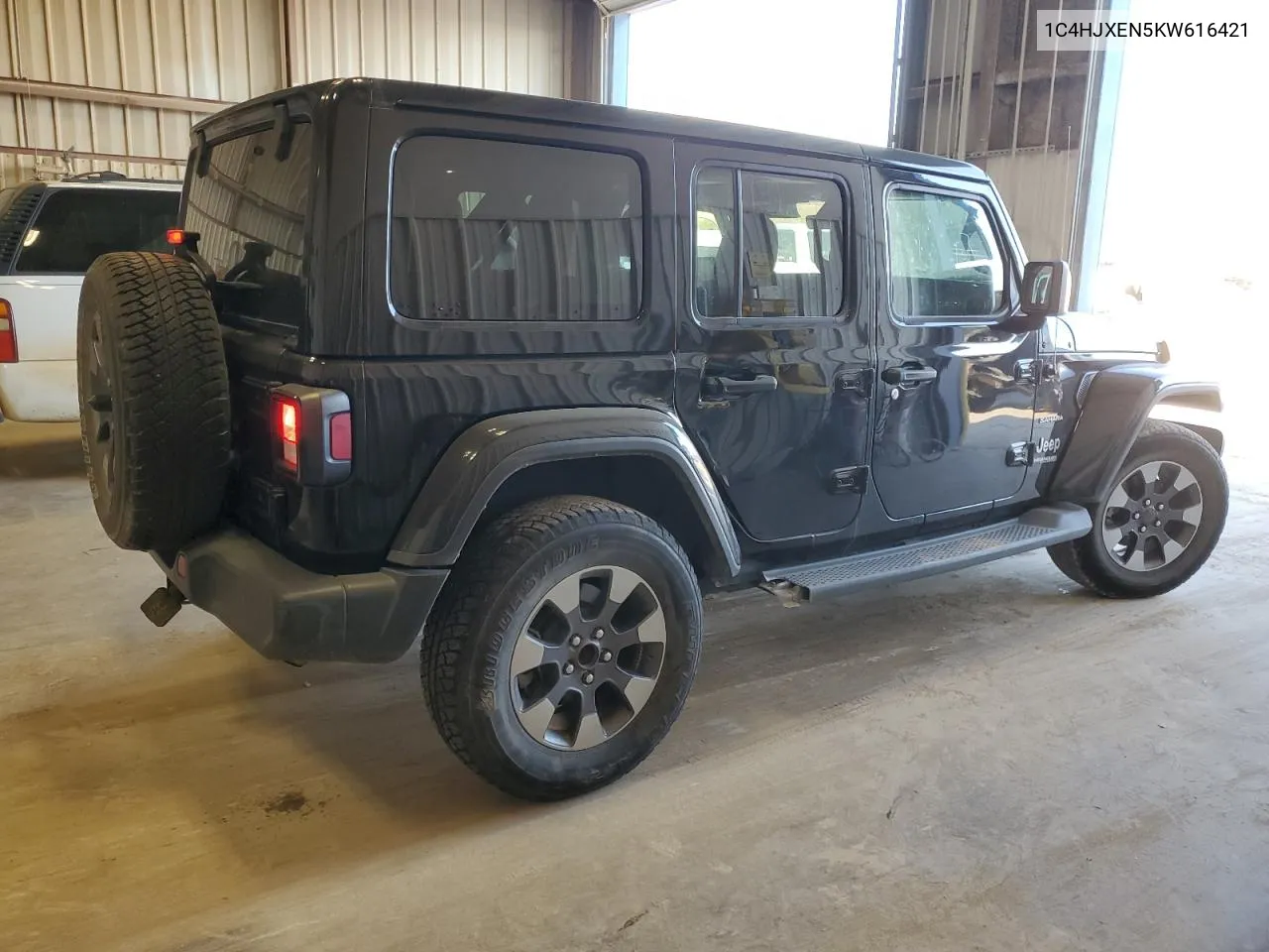 2019 Jeep Wrangler Unlimited Sahara VIN: 1C4HJXEN5KW616421 Lot: 70822854