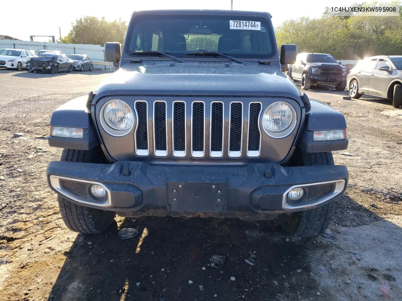 1C4HJXEN3KW595908 2019 Jeep Wrangler Unlimited Sahara