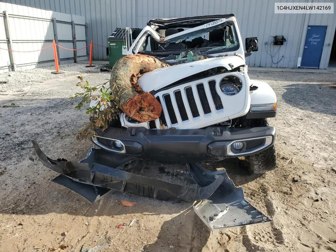 2020 Jeep Wrangler Unlimited Sahara VIN: 1C4HJXEN4LW142169 Lot: 74135574