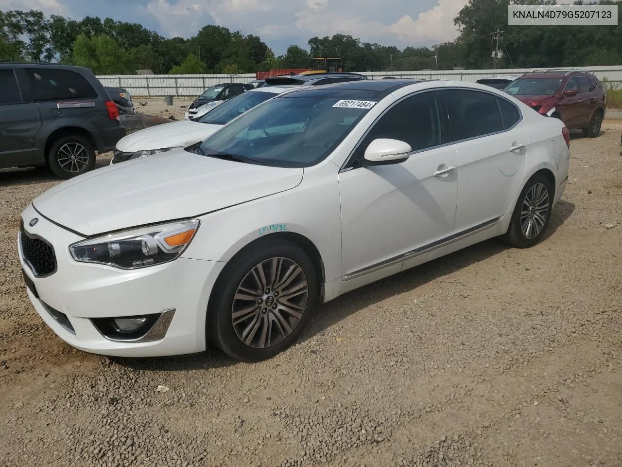 KNALN4D79G5207123 2016 Kia Cadenza Luxury