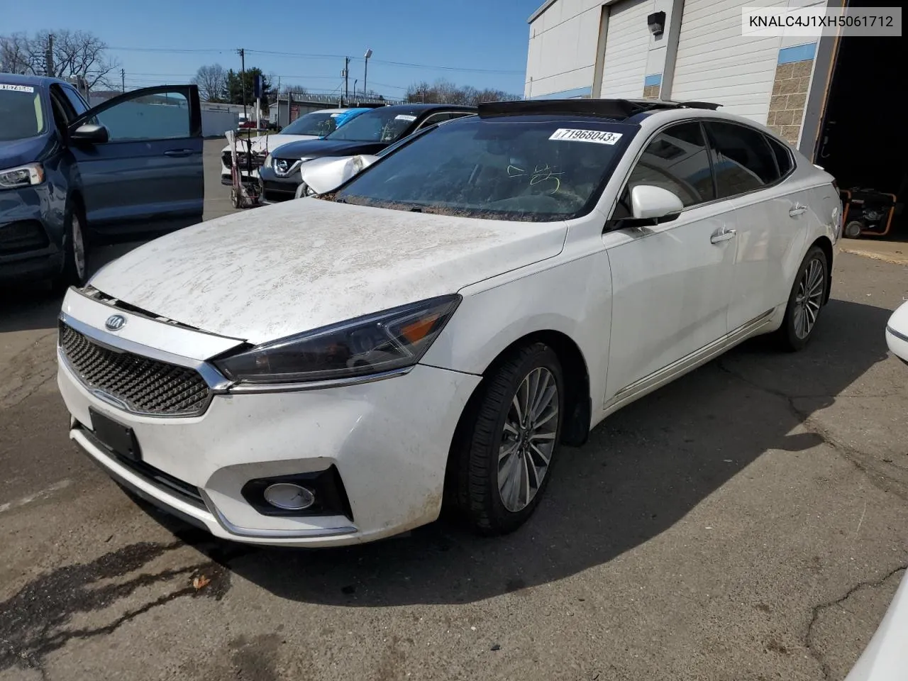 2017 Kia Cadenza Premium VIN: KNALC4J1XH5061712 Lot: 47385314