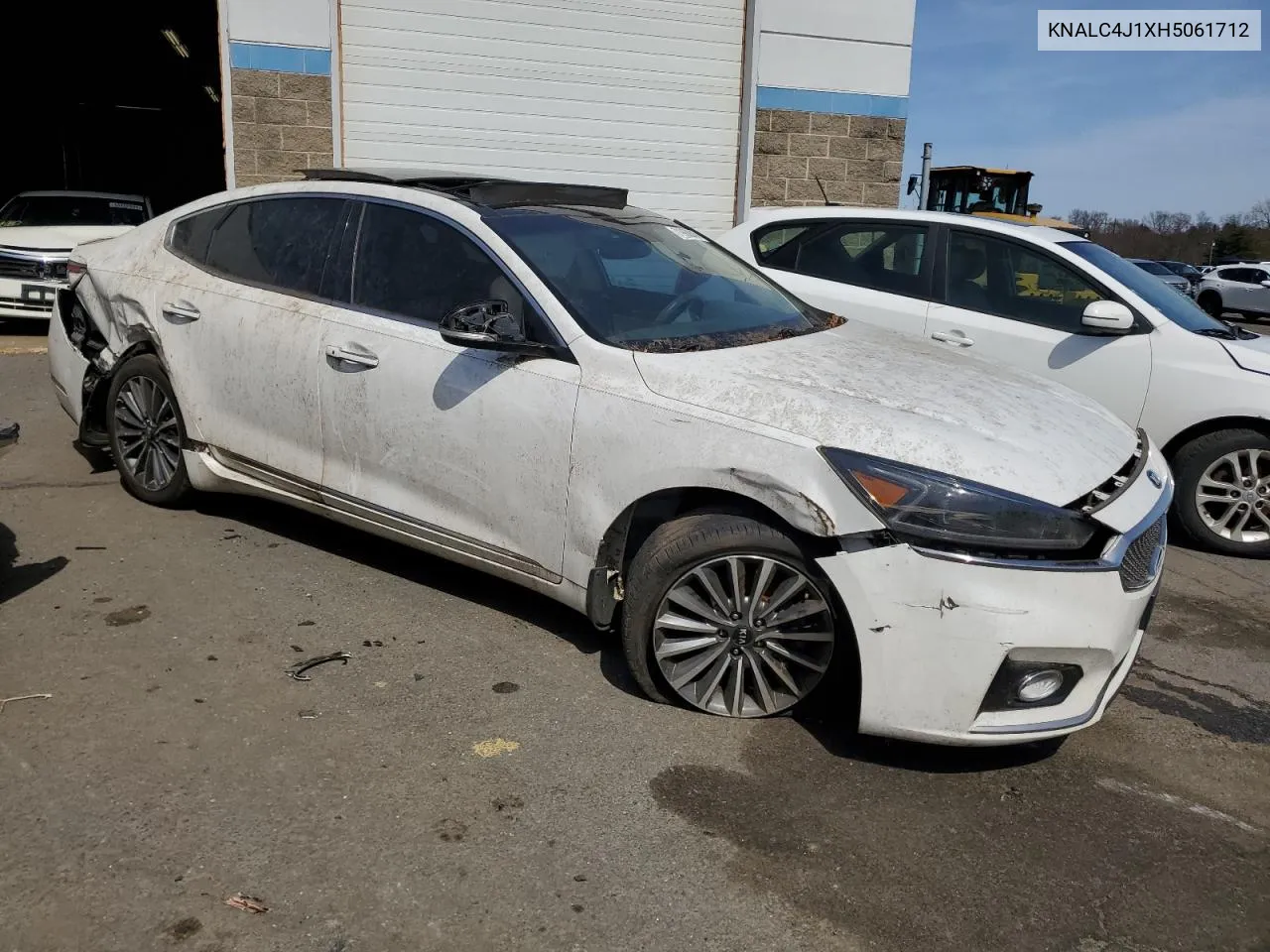 KNALC4J1XH5061712 2017 Kia Cadenza Premium