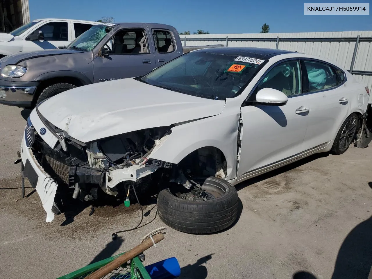 KNALC4J17H5069914 2017 Kia Cadenza Premium