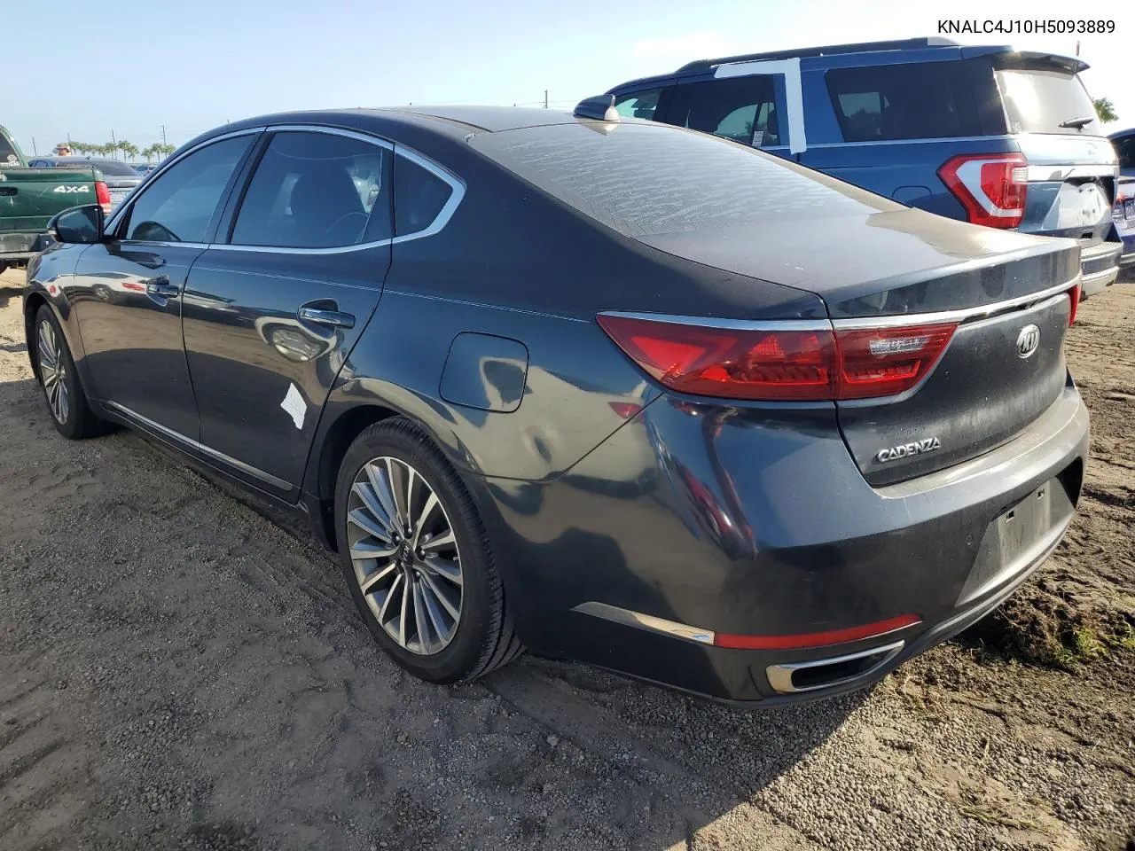 KNALC4J10H5093889 2017 Kia Cadenza Premium