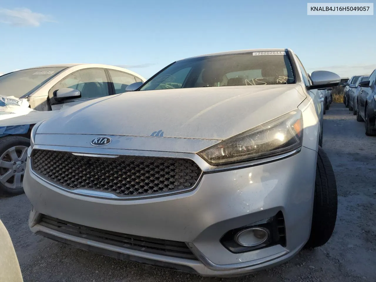 2017 Kia Cadenza Premium VIN: KNALB4J16H5049057 Lot: 76202044