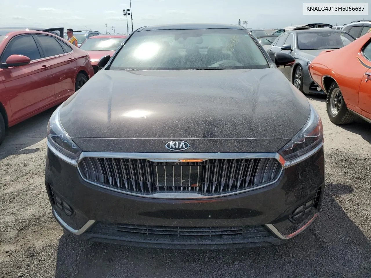 2017 Kia Cadenza Premium VIN: KNALC4J13H5066637 Lot: 76473844