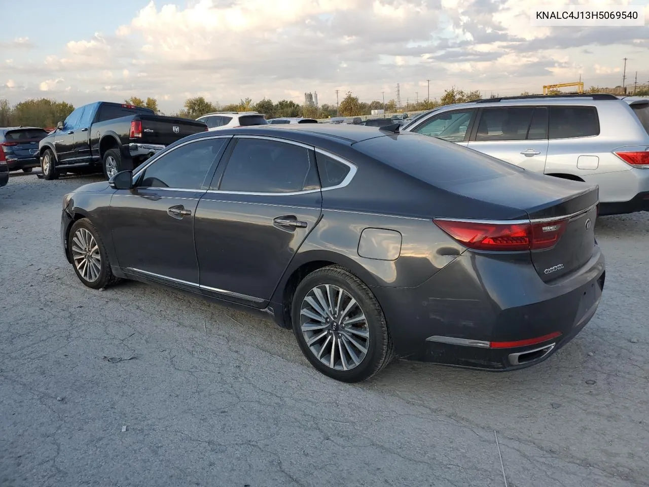 2017 Kia Cadenza Premium VIN: KNALC4J13H5069540 Lot: 77086474