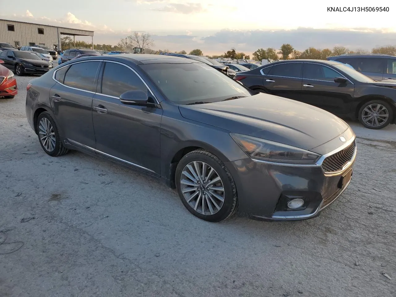 2017 Kia Cadenza Premium VIN: KNALC4J13H5069540 Lot: 77086474