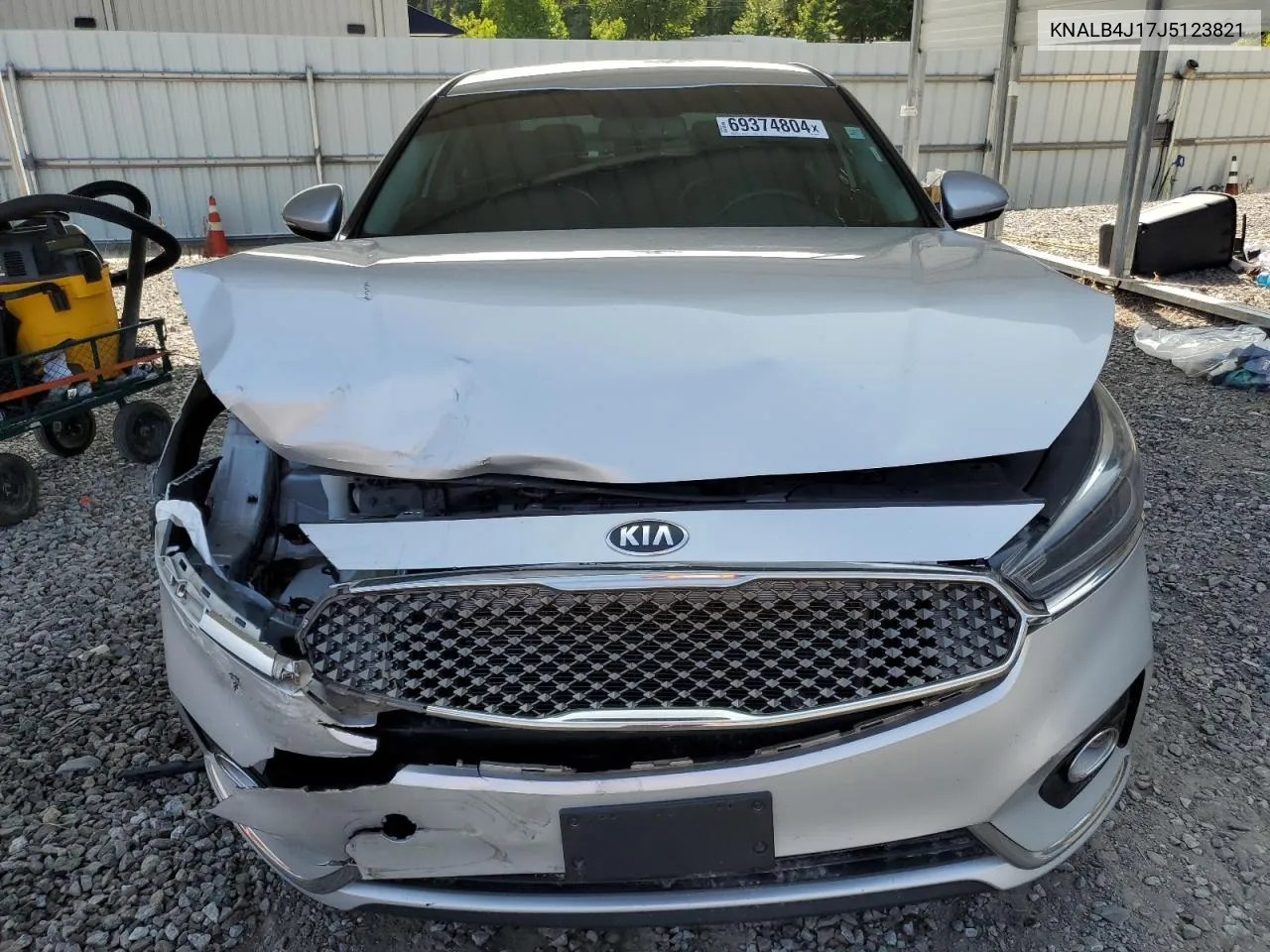 2018 Kia Cadenza Premium VIN: KNALB4J17J5123821 Lot: 69374804