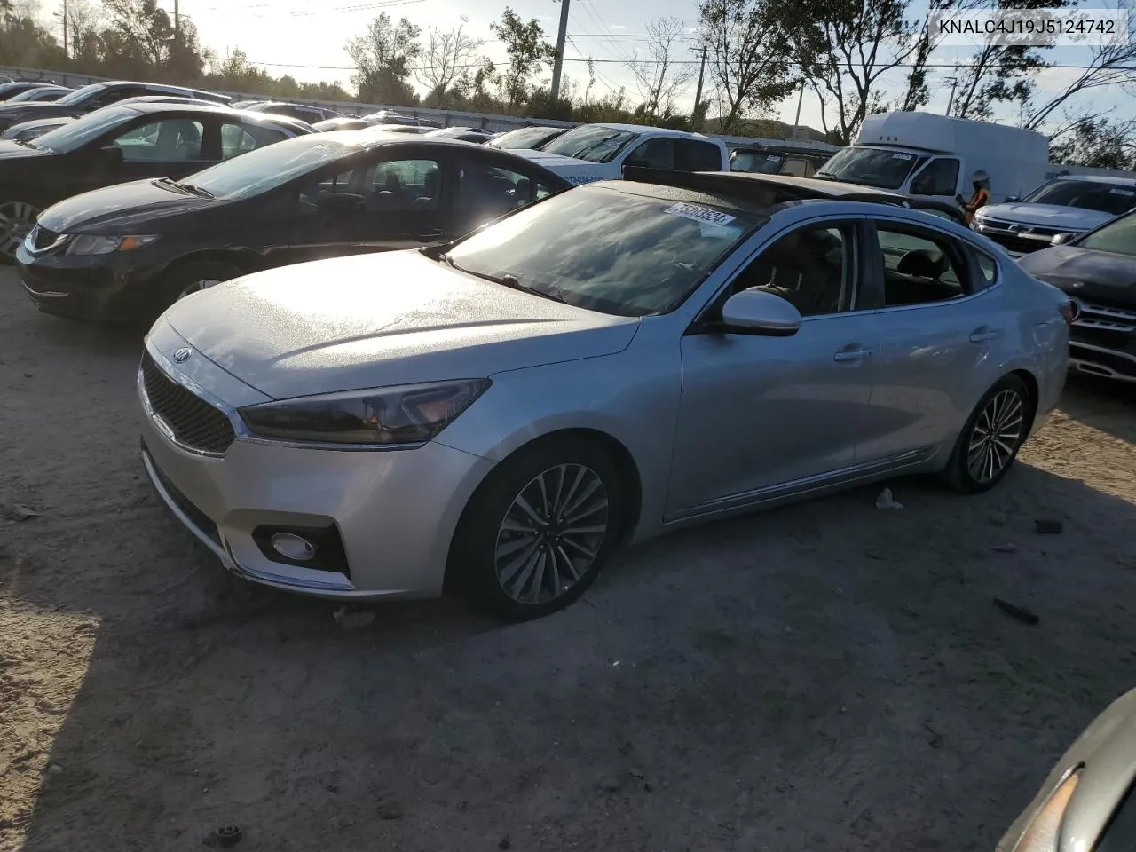 2018 Kia Cadenza Luxury VIN: KNALC4J19J5124742 Lot: 75203524