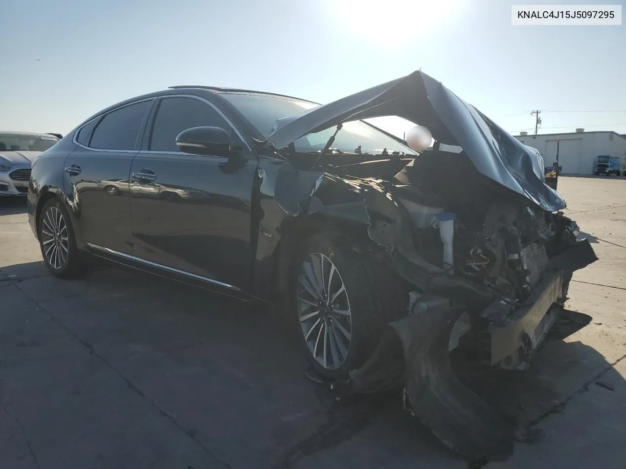 KNALC4J15J5097295 2018 Kia Cadenza Luxury