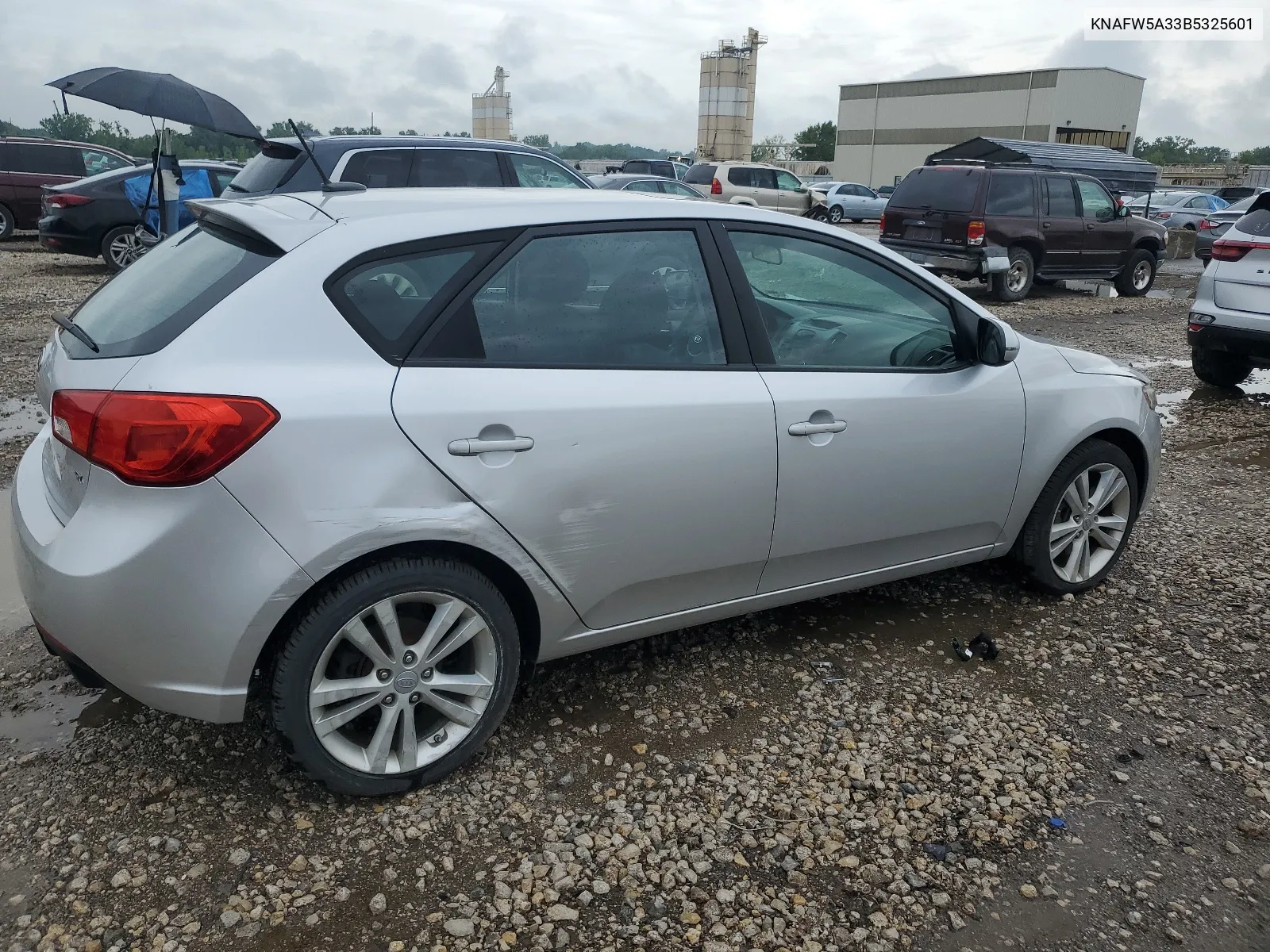 KNAFW5A33B5325601 2011 Kia Forte Sx