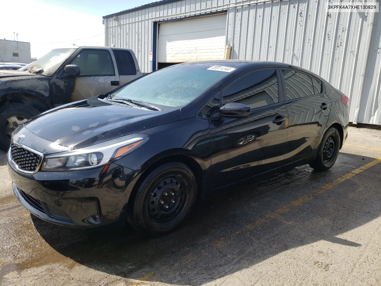 3KPFK4A7XHE130829 2017 Kia Forte Lx