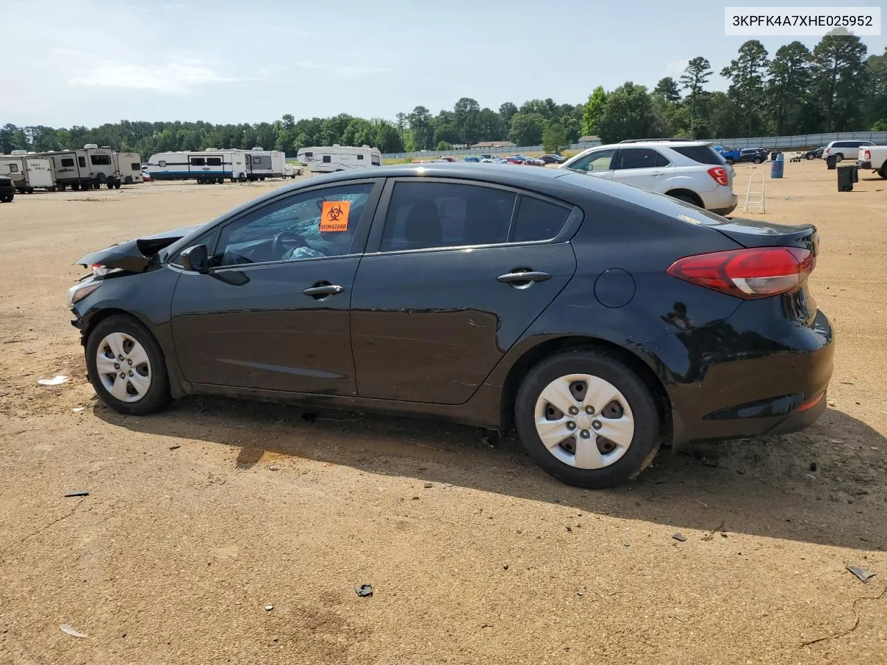 3KPFK4A7XHE025952 2017 Kia Forte Lx