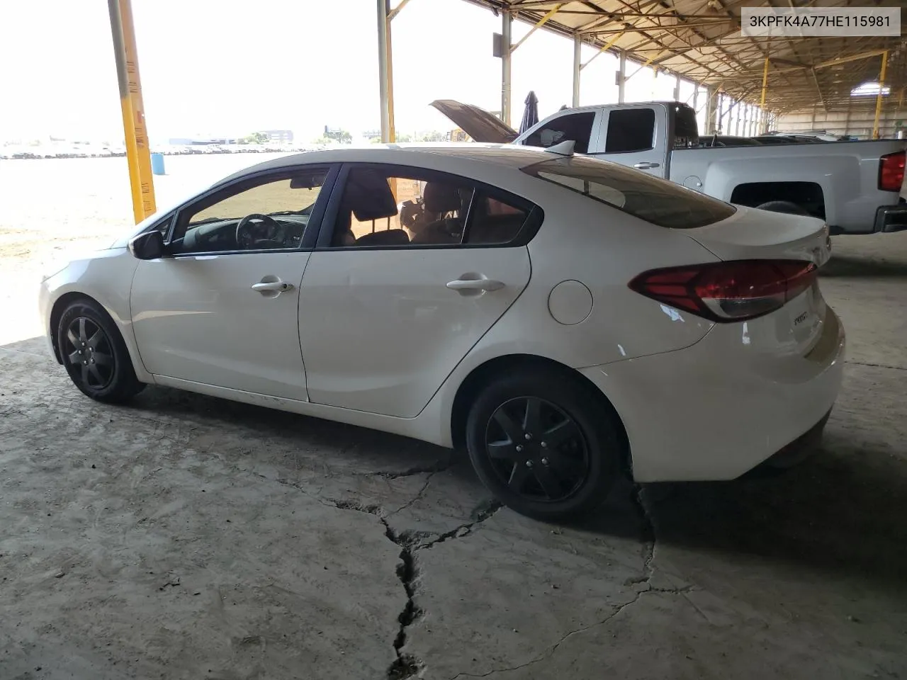 3KPFK4A77HE115981 2017 Kia Forte Lx