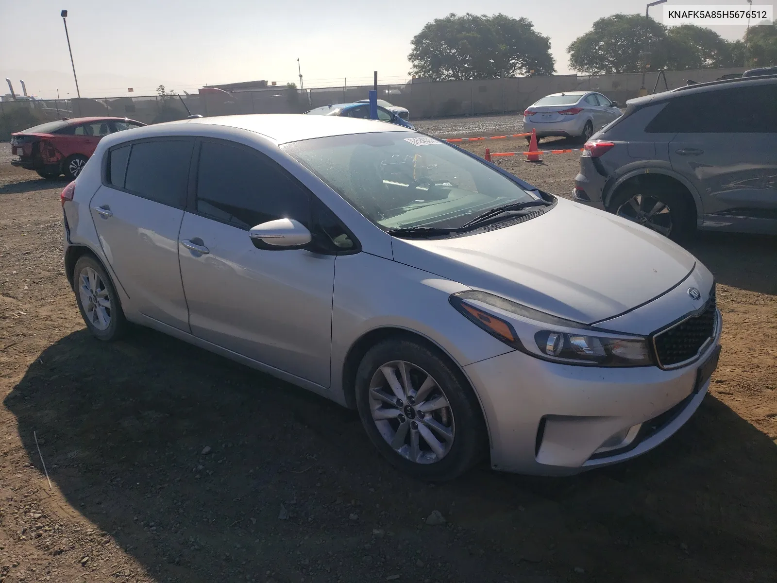 KNAFK5A85H5676512 2017 Kia Forte Lx