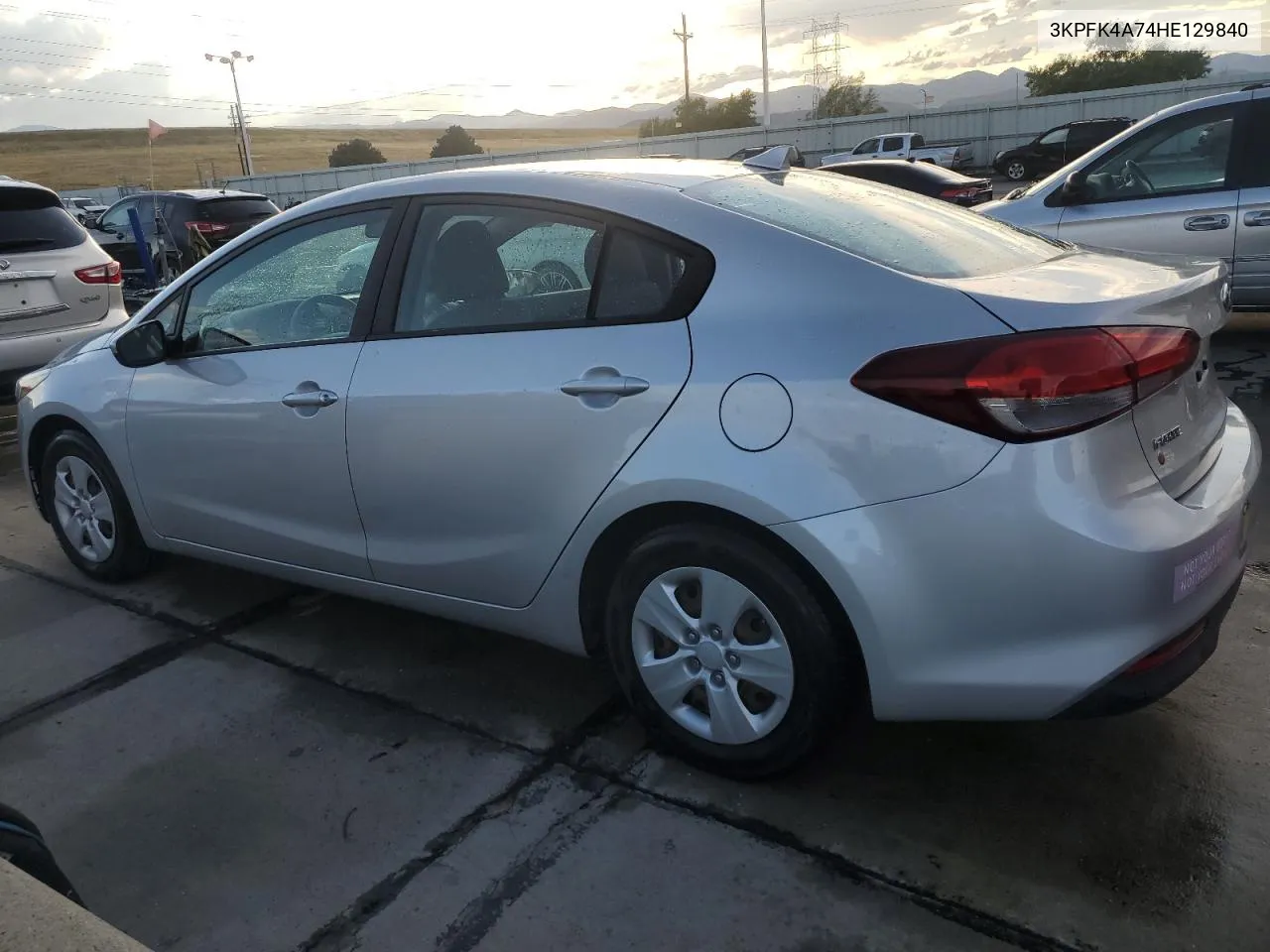 3KPFK4A74HE129840 2017 Kia Forte Lx