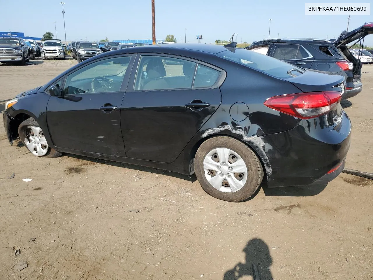 3KPFK4A71HE060699 2017 Kia Forte Lx