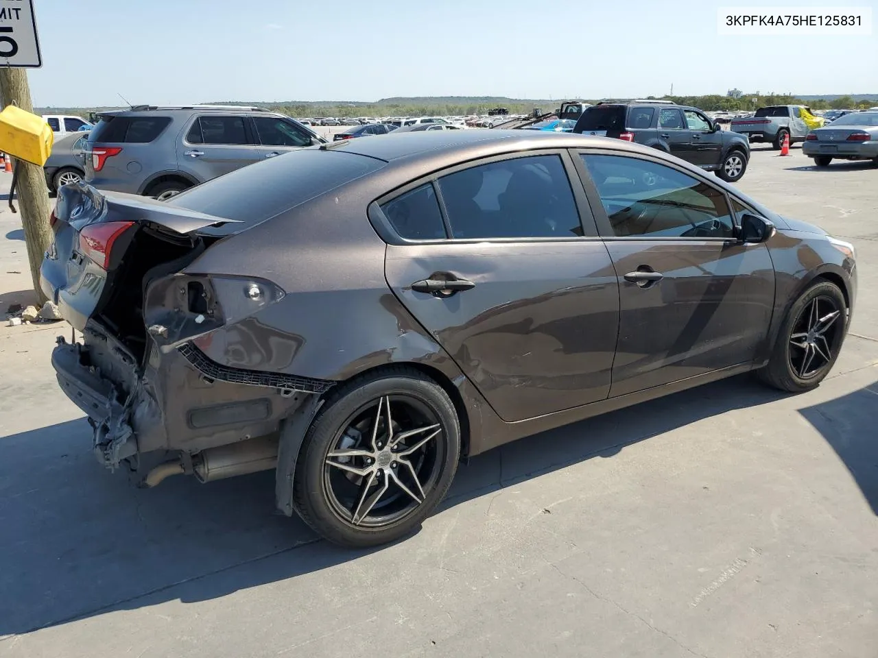 2017 Kia Forte Lx VIN: 3KPFK4A75HE125831 Lot: 75422214