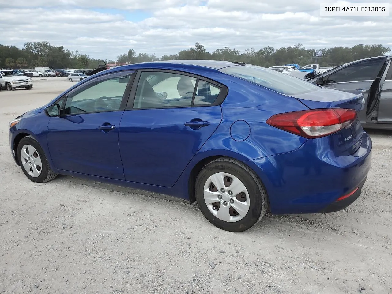 2017 Kia Forte Lx VIN: 3KPFL4A71HE013055 Lot: 81053044