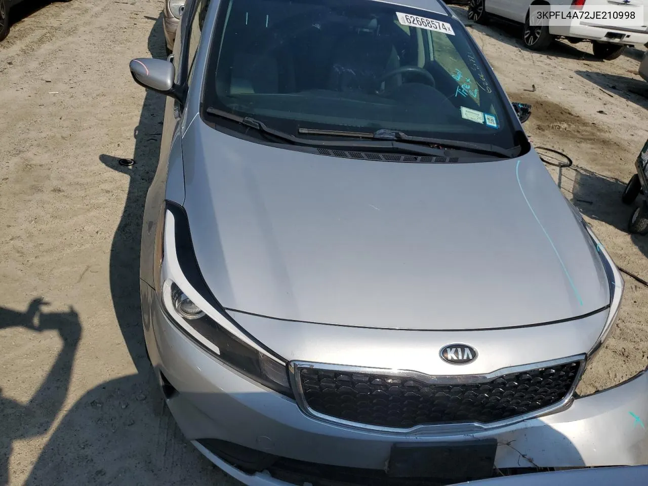 3KPFL4A72JE210998 2018 Kia Forte Lx