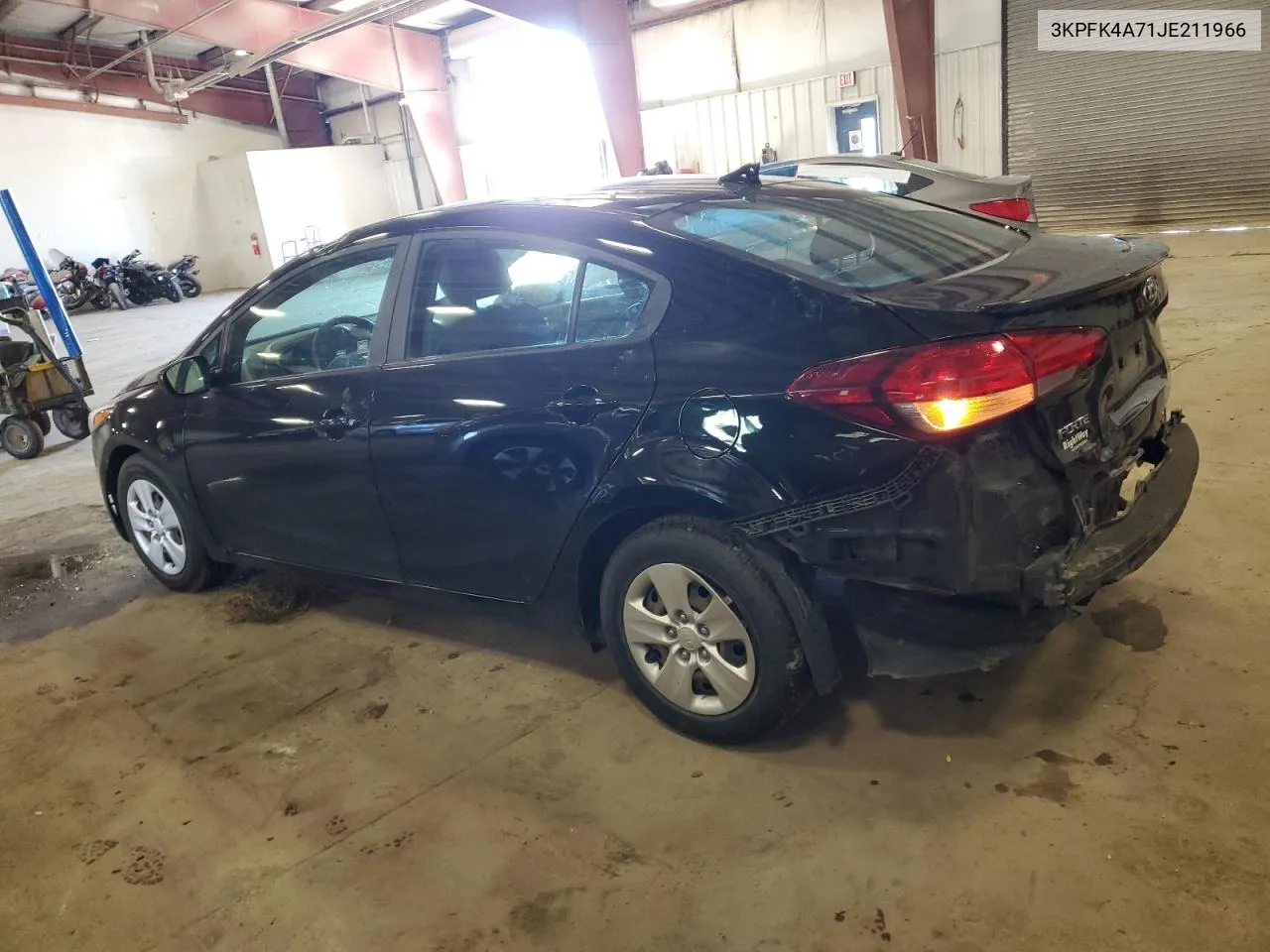 3KPFK4A71JE211966 2018 Kia Forte Lx