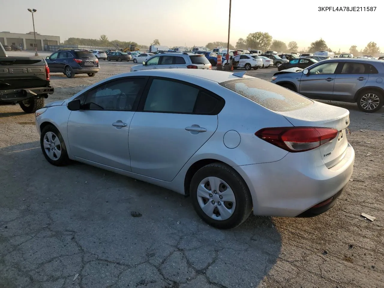 2018 Kia Forte Lx VIN: 3KPFL4A78JE211587 Lot: 70703744