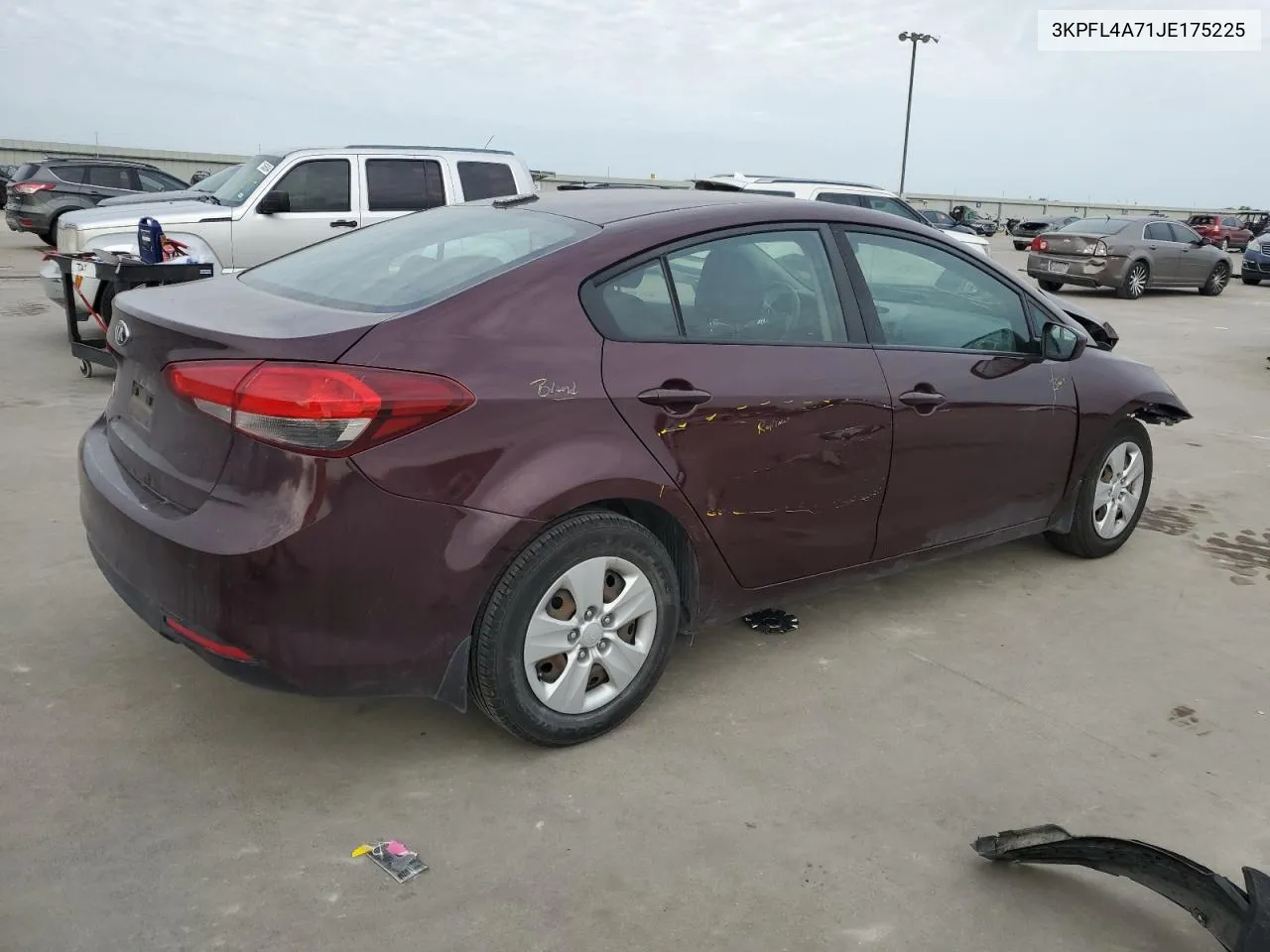 3KPFL4A71JE175225 2018 Kia Forte Lx