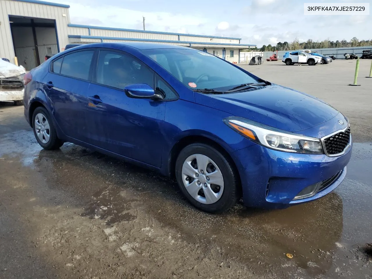 3KPFK4A7XJE257229 2018 Kia Forte Lx