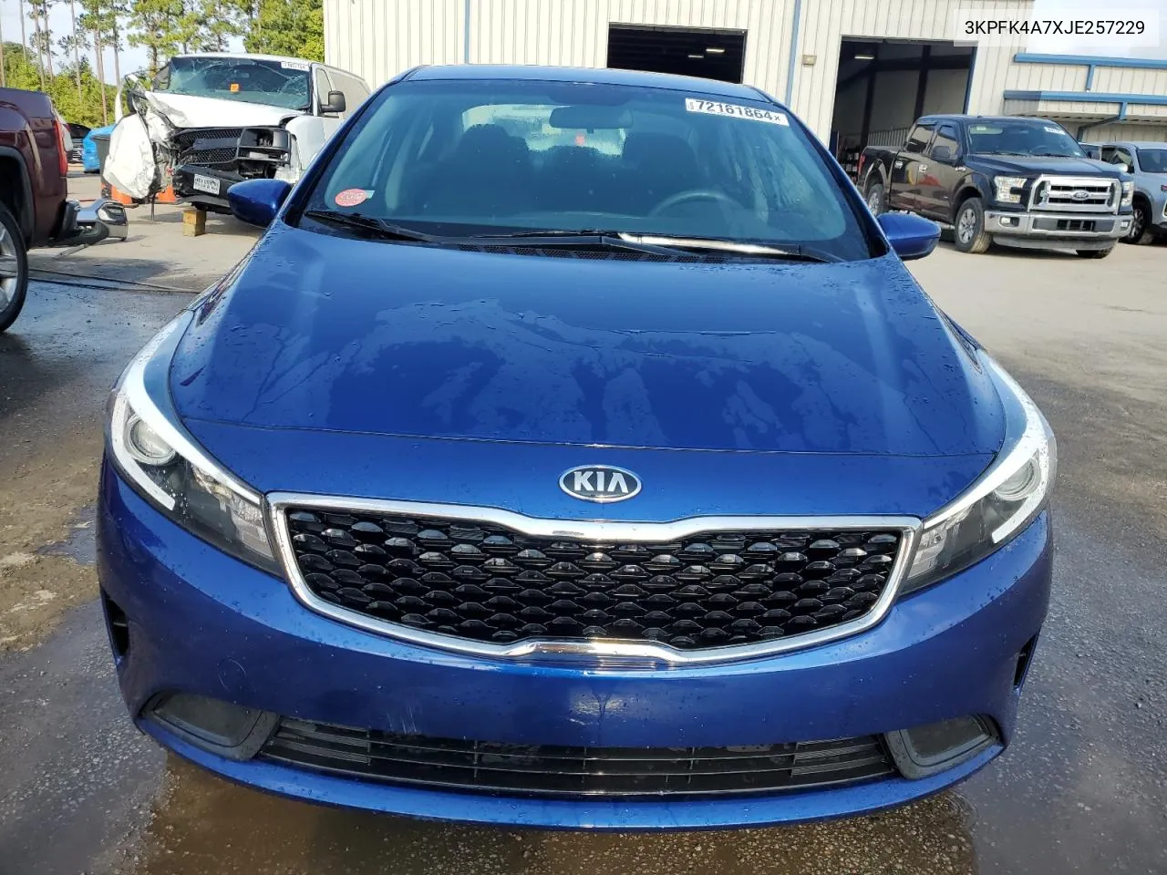 3KPFK4A7XJE257229 2018 Kia Forte Lx