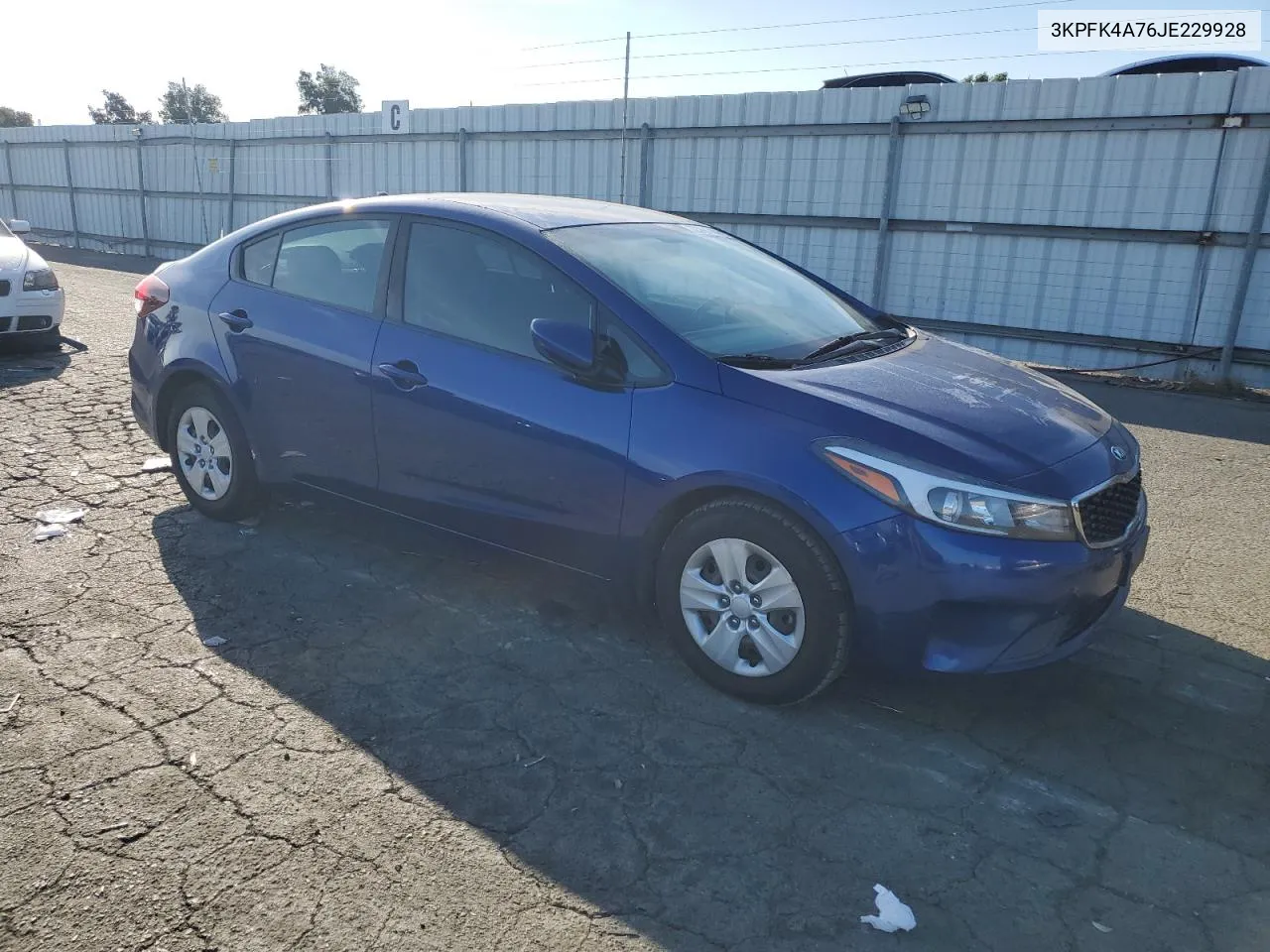 3KPFK4A76JE229928 2018 Kia Forte Lx