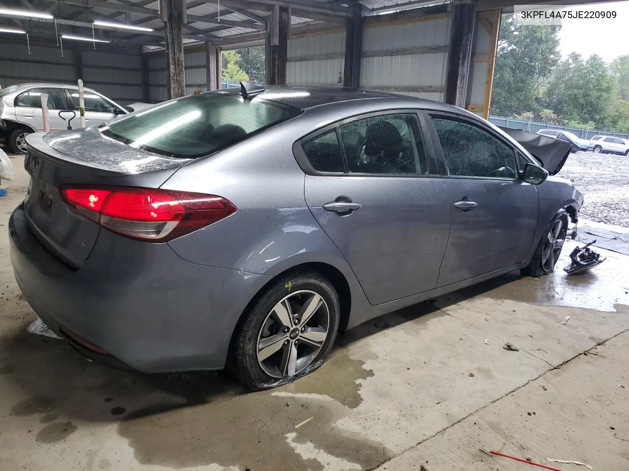 3KPFL4A75JE220909 2018 Kia Forte Lx