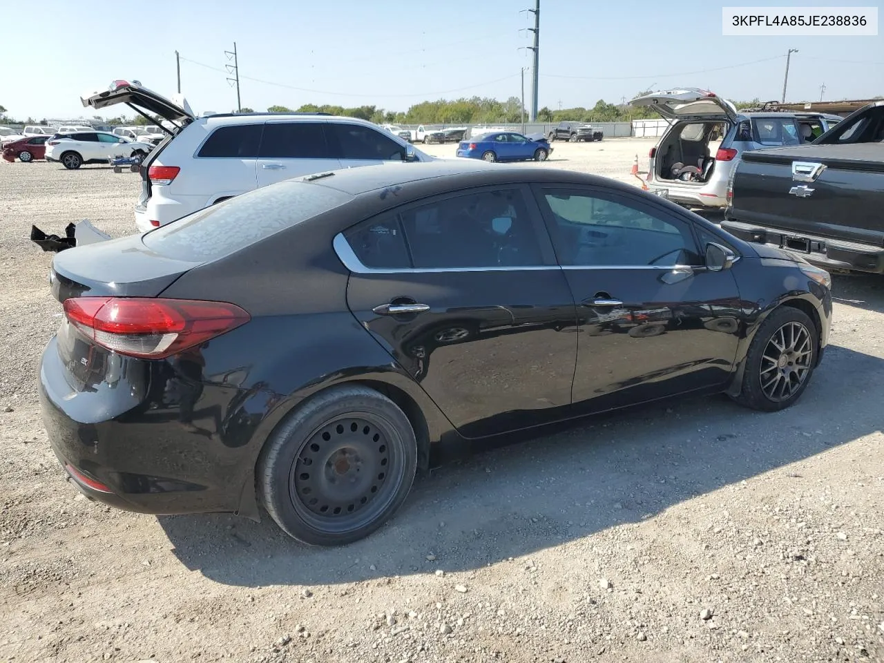 3KPFL4A85JE238836 2018 Kia Forte Ex