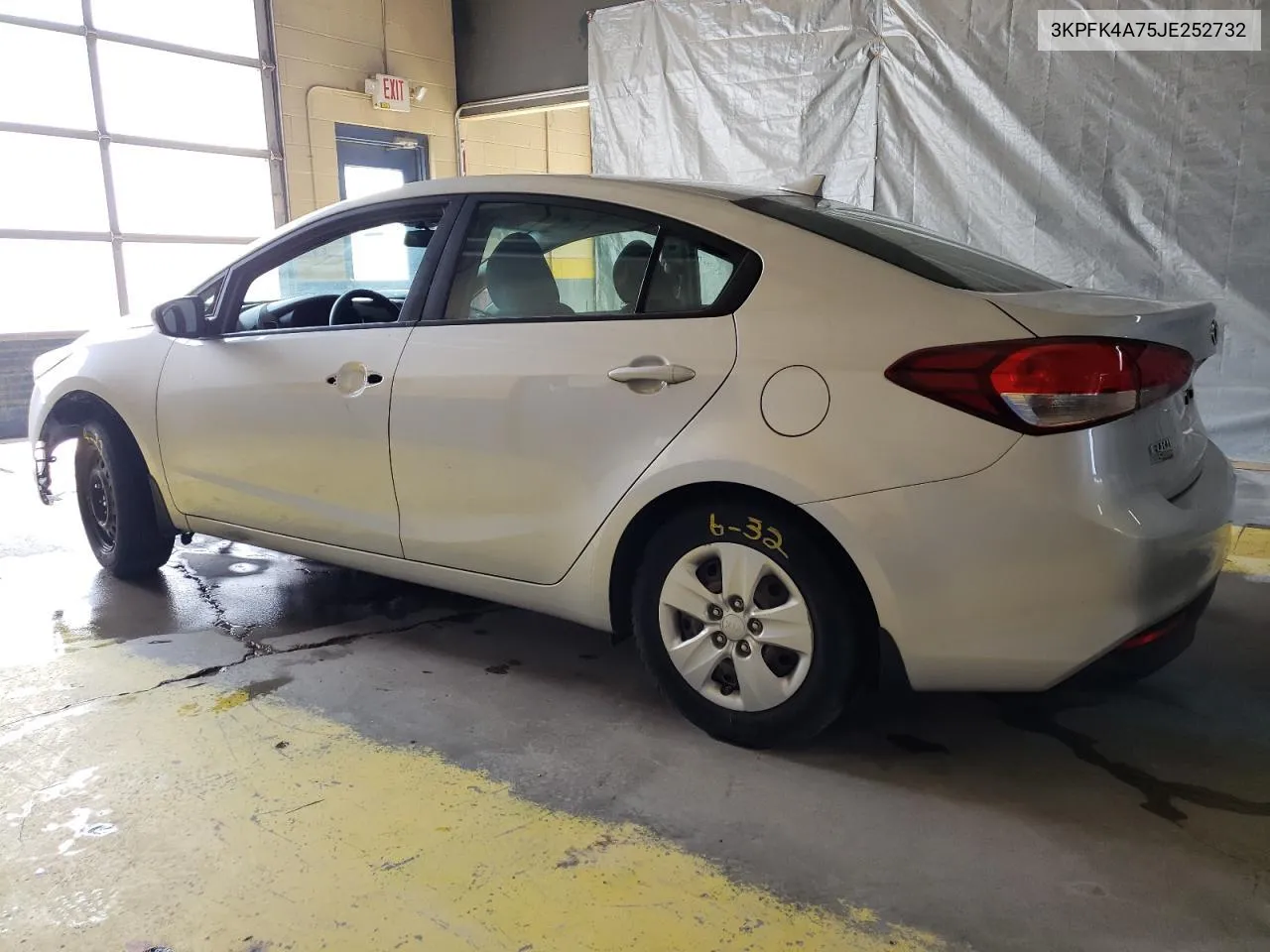 3KPFK4A75JE252732 2018 Kia Forte Lx