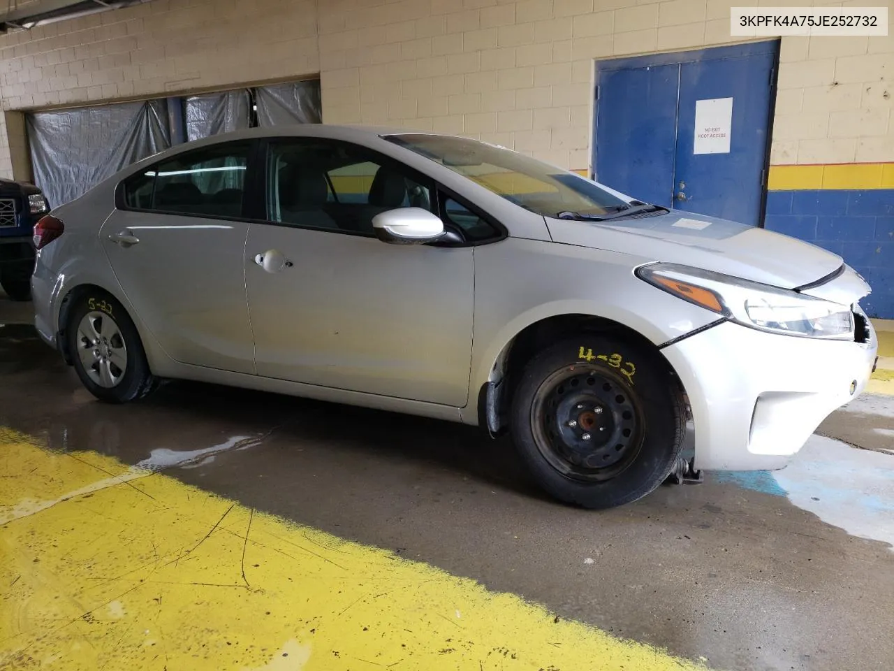 3KPFK4A75JE252732 2018 Kia Forte Lx