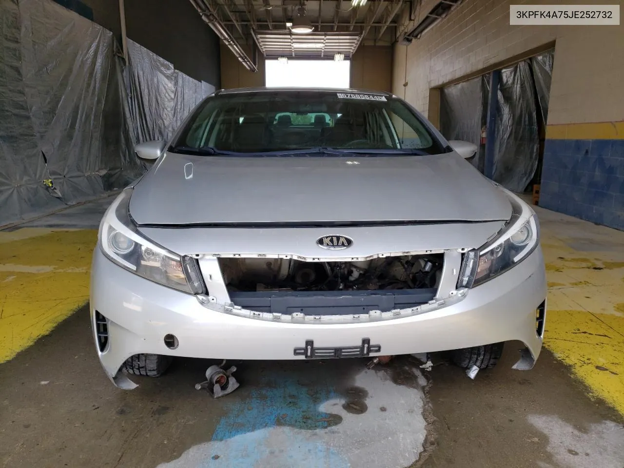 3KPFK4A75JE252732 2018 Kia Forte Lx