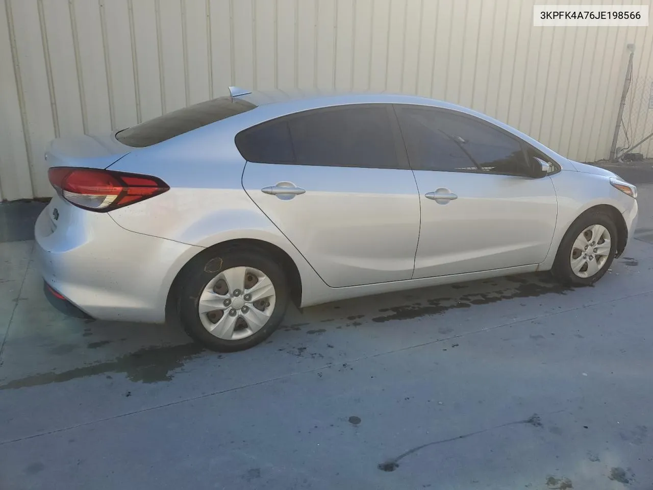 2018 Kia Forte Lx VIN: 3KPFK4A76JE198566 Lot: 77080384