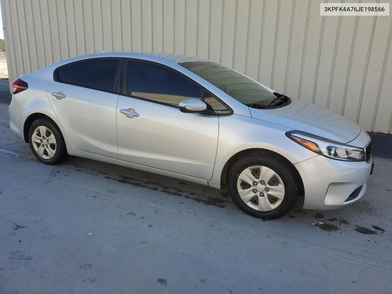 2018 Kia Forte Lx VIN: 3KPFK4A76JE198566 Lot: 77080384