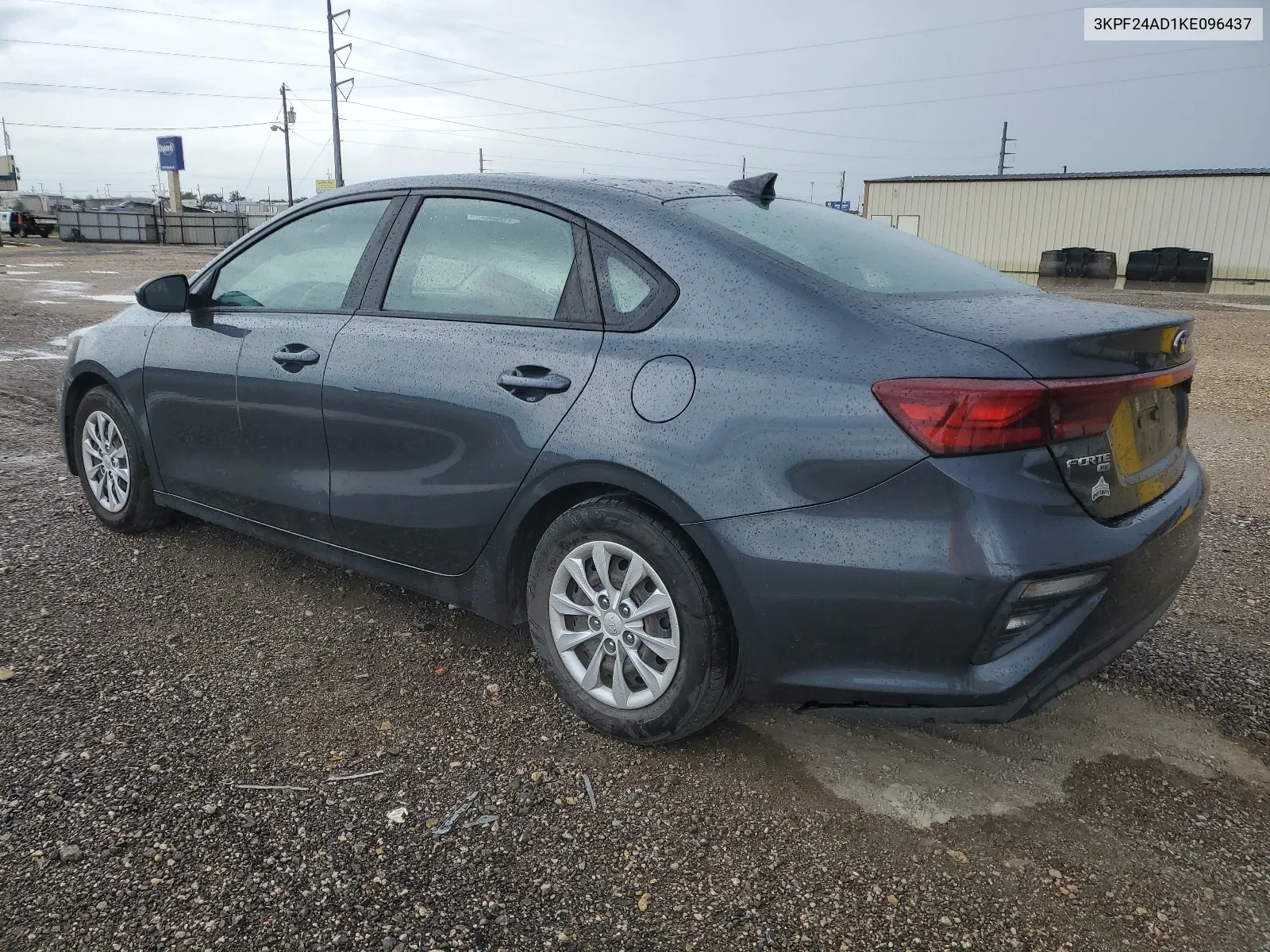 3KPF24AD1KE096437 2019 Kia Forte Fe