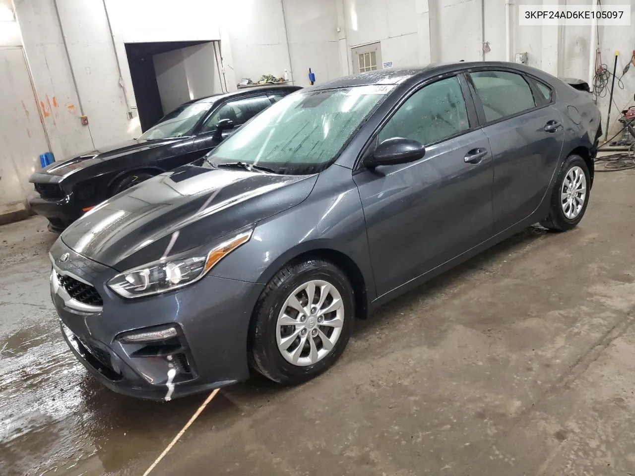 3KPF24AD6KE105097 2019 Kia Forte Fe