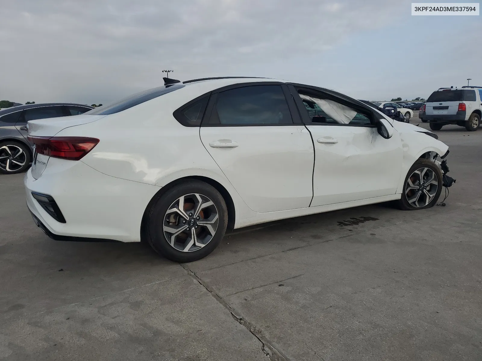 3KPF24AD3ME337594 2021 Kia Forte Fe