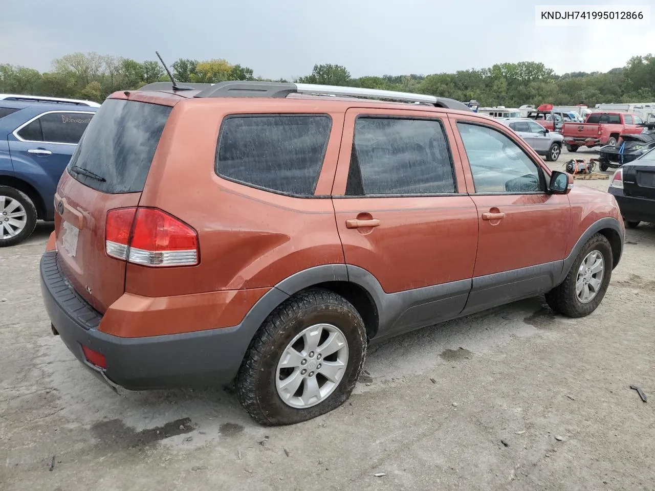 KNDJH741995012866 2009 Kia Borrego Lx