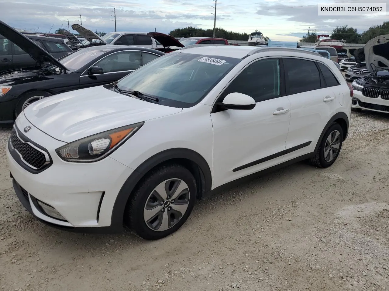 KNDCB3LC6H5074052 2017 Kia Niro Fe