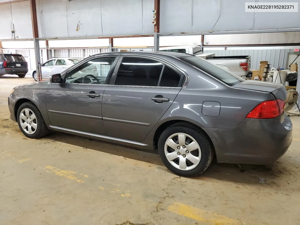 KNAGE228195282371 2009 Kia Optima Lx