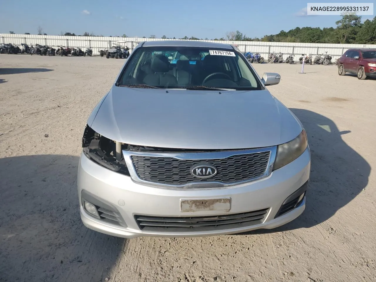 2009 Kia Optima Lx VIN: KNAGE228995331137 Lot: 74767194