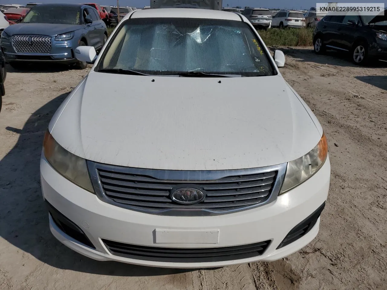 KNAGE228995319215 2009 Kia Optima Lx