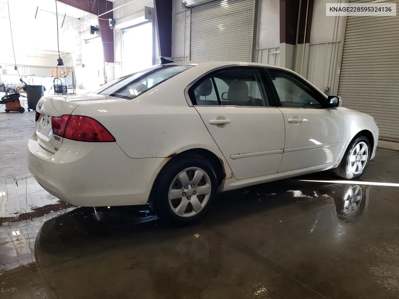 2009 Kia Optima Lx VIN: KNAGE228595324136 Lot: 77883224