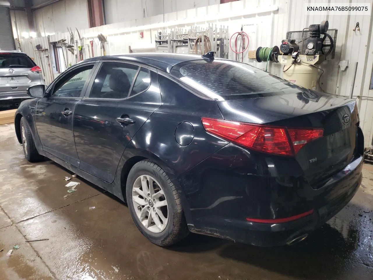 KNAGM4A76B5099075 2011 Kia Optima Lx