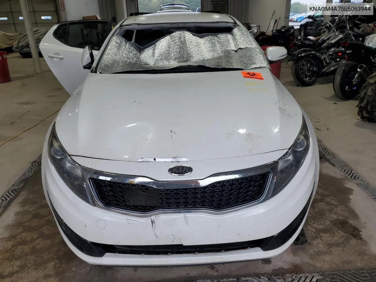 KNAGM4A75B5063944 2011 Kia Optima Lx