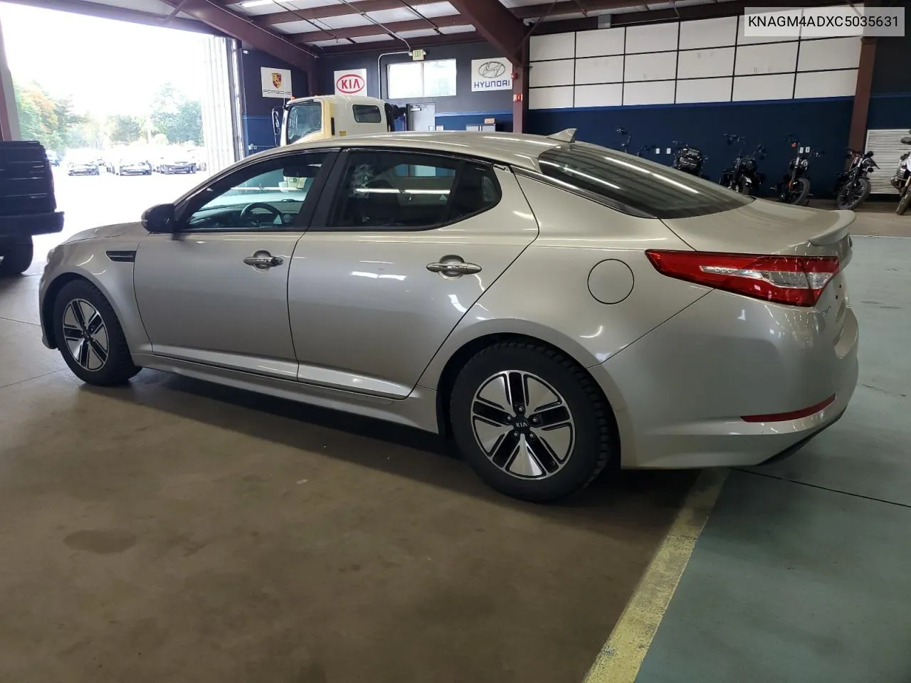 2012 Kia Optima Hybrid VIN: KNAGM4ADXC5035631 Lot: 74068814